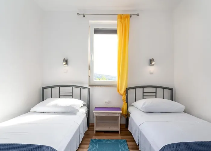 With Parking Space Baska, Krk - 13907 Apartman Baška