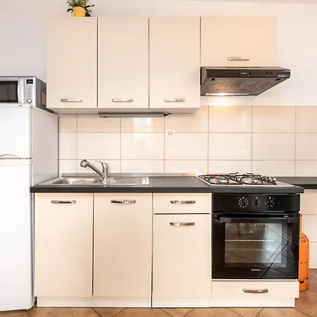 With A Parking Space Baska, Krk - 13907 Apartment Baska (Krk)