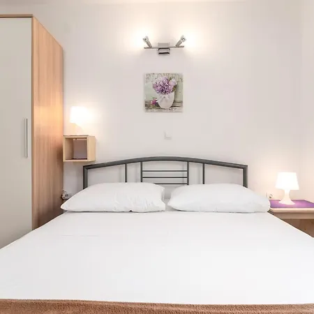 Appartement With Parking Space Baska, Krk - 13907 Baška